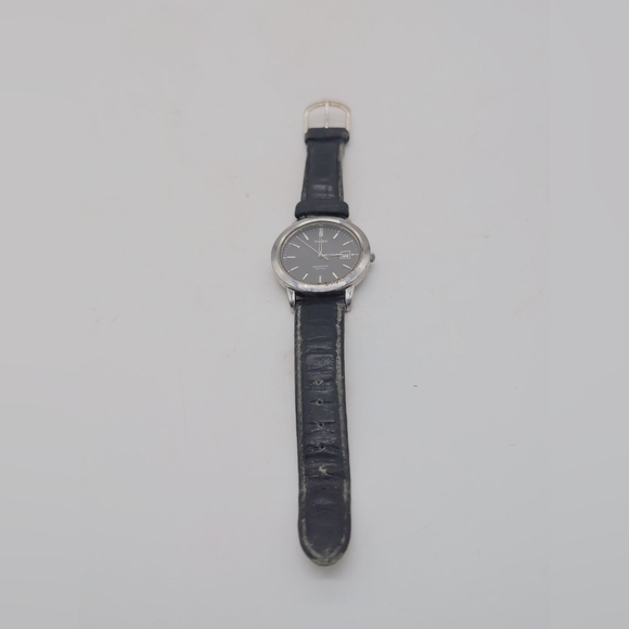 Timex Indiglo Silver Case Black Strap watch - Picture 2 of 4